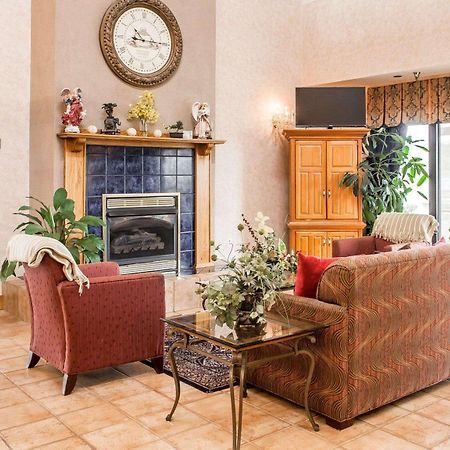 Econo Lodge Newport Luaran gambar