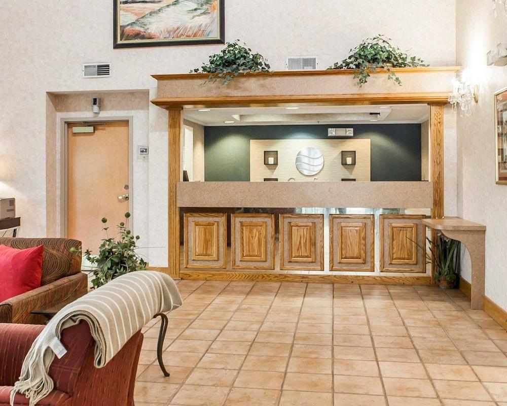 Econo Lodge Newport Luaran gambar