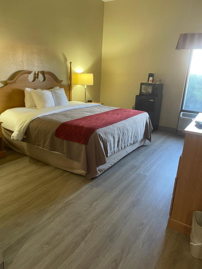 Econo Lodge Newport Luaran gambar