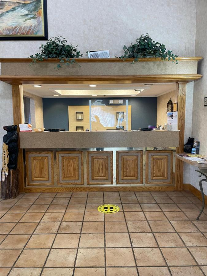 Econo Lodge Newport Luaran gambar
