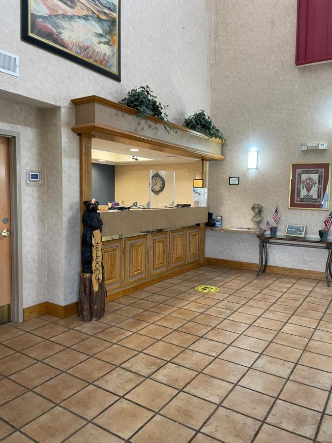 Econo Lodge Newport Luaran gambar