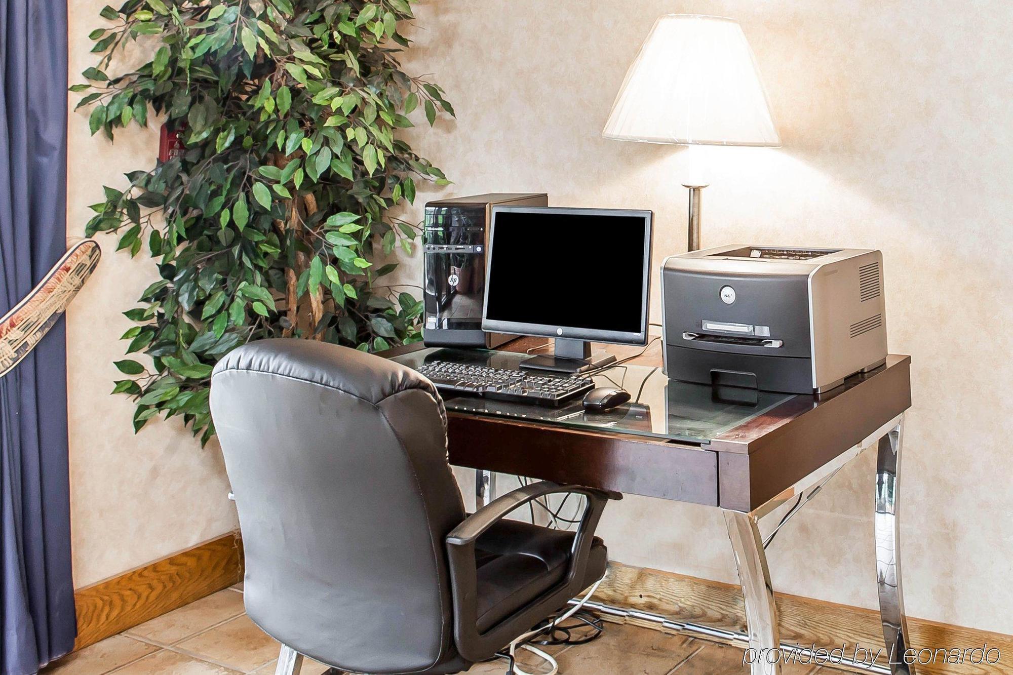 Econo Lodge Newport Luaran gambar