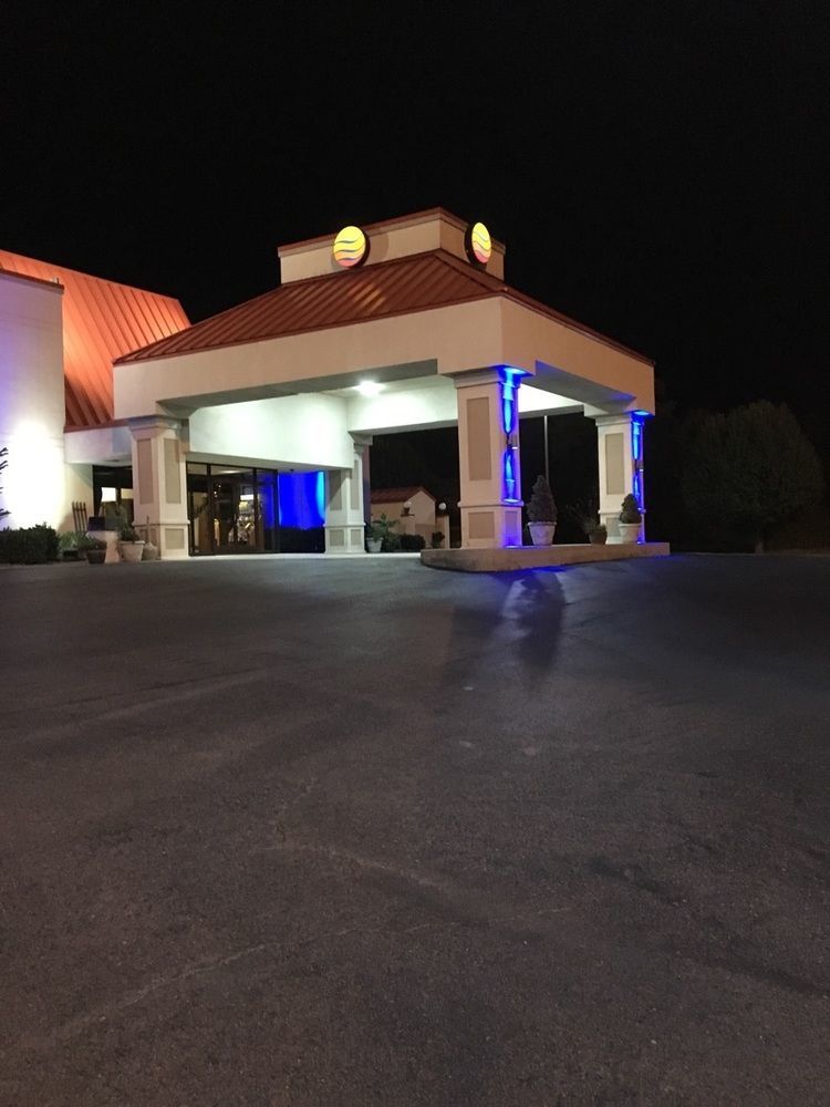 Econo Lodge Newport Luaran gambar