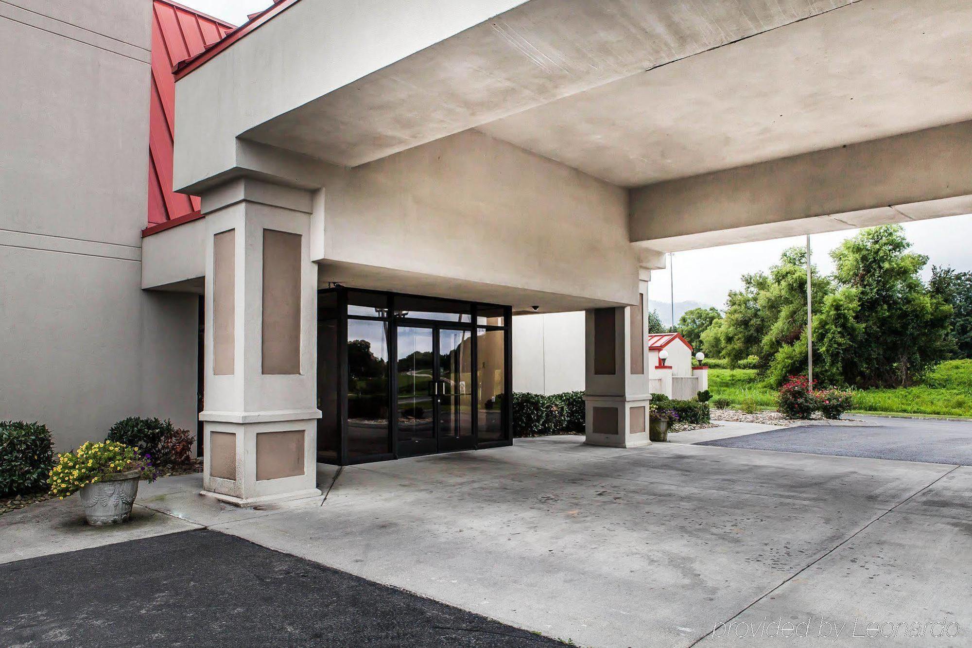 Econo Lodge Newport Luaran gambar