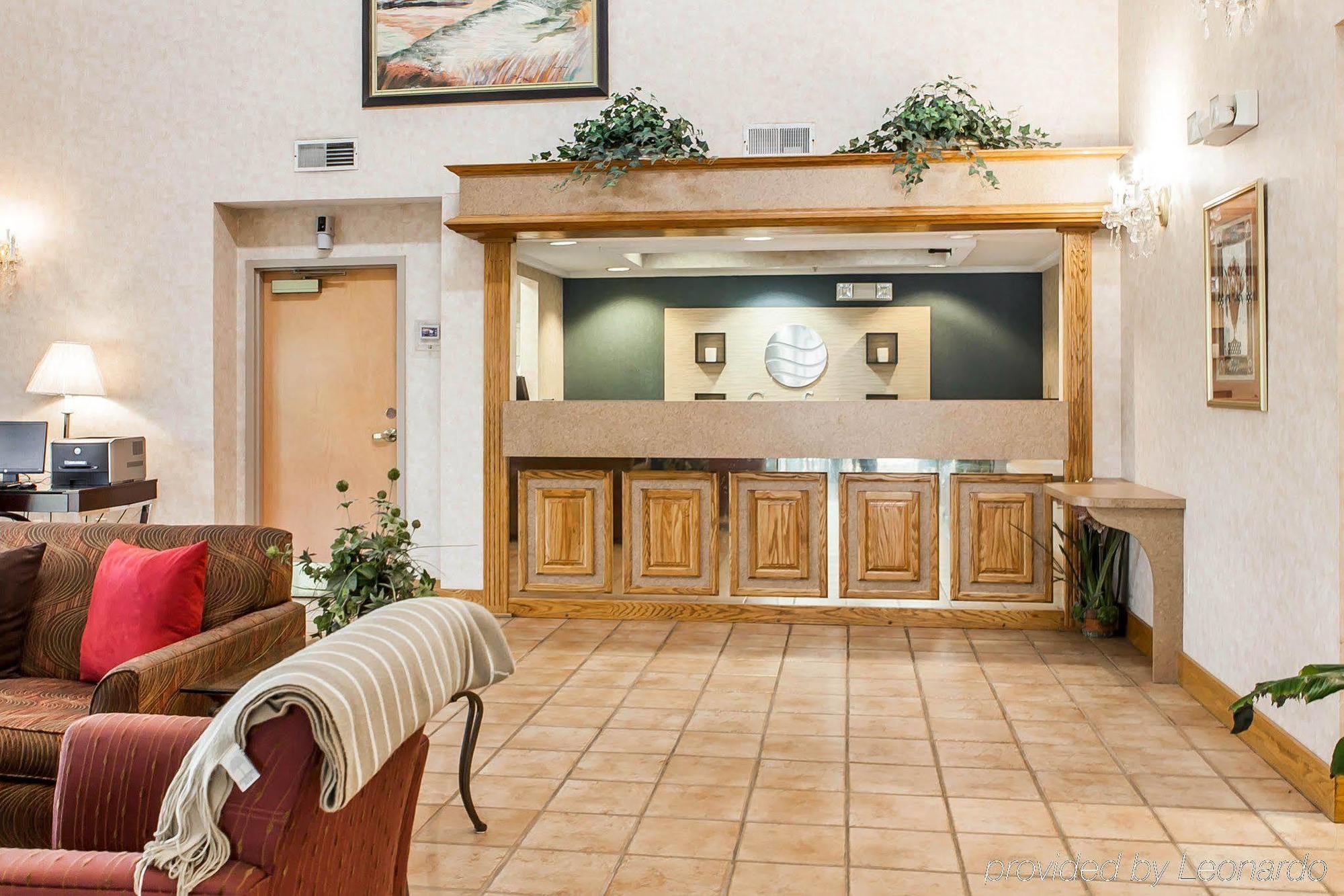 Econo Lodge Newport Luaran gambar