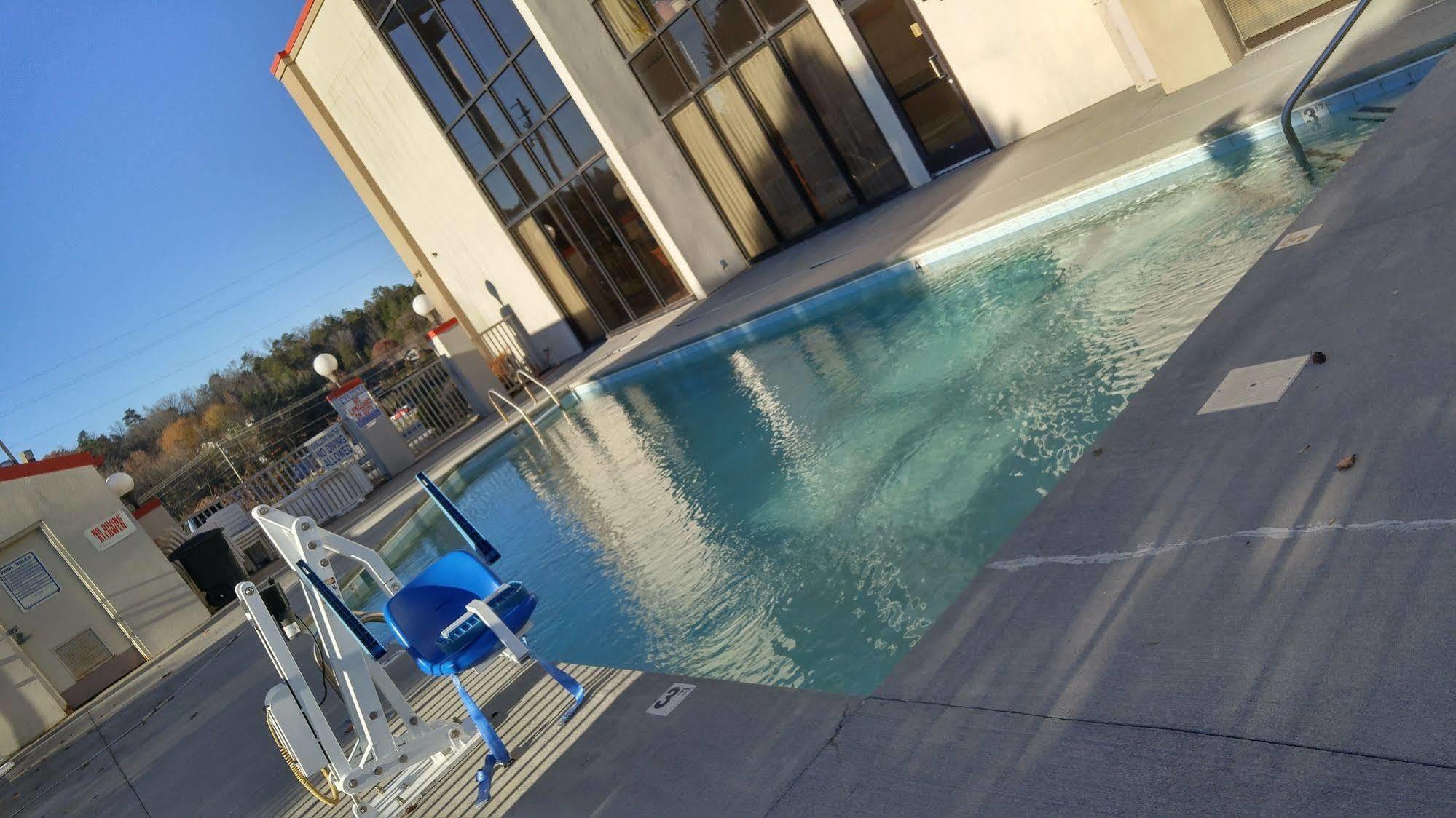 Econo Lodge Newport Luaran gambar